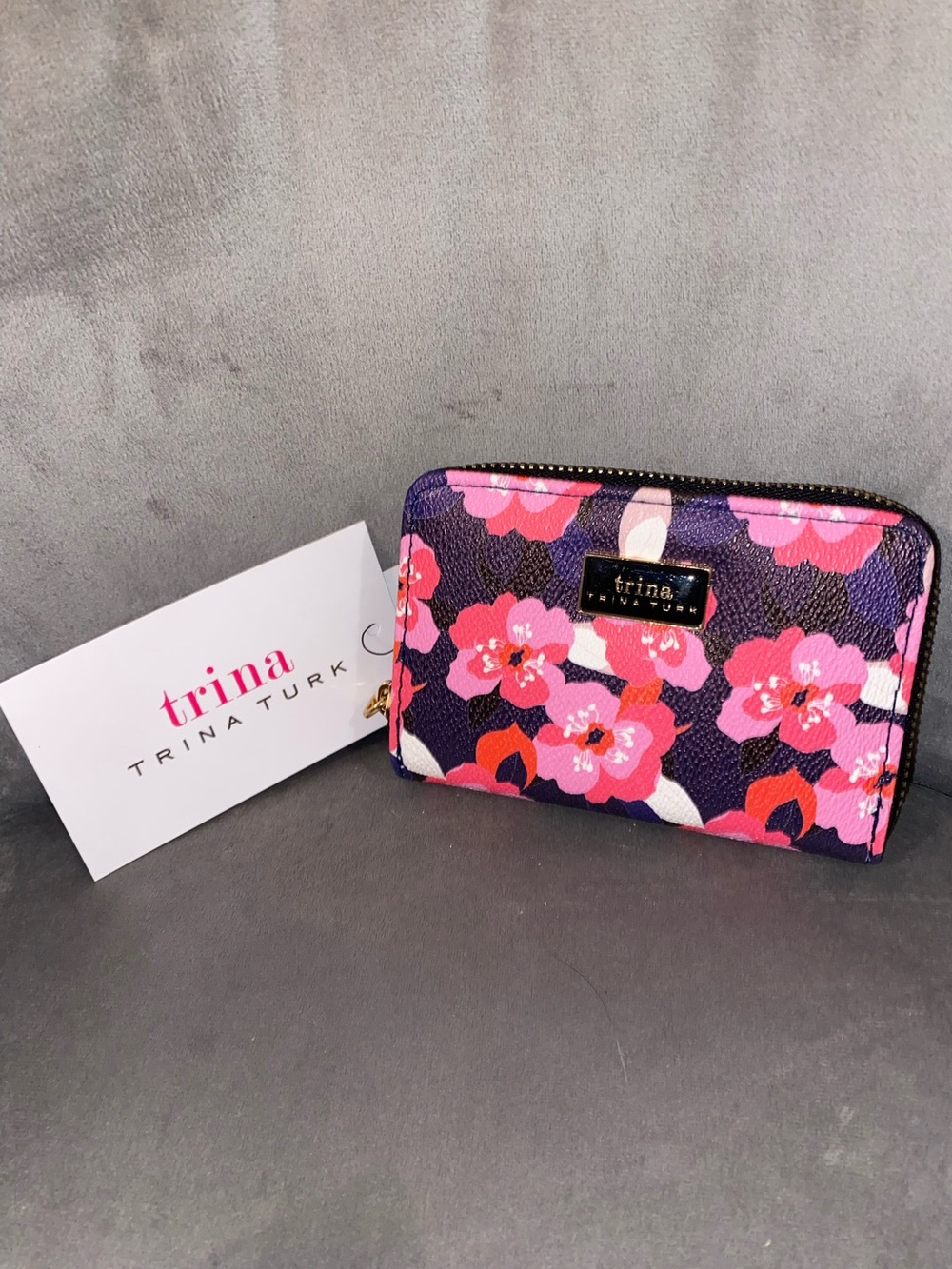 Trina Turk Narcissus Wallet in Box - Picture 4 of 8